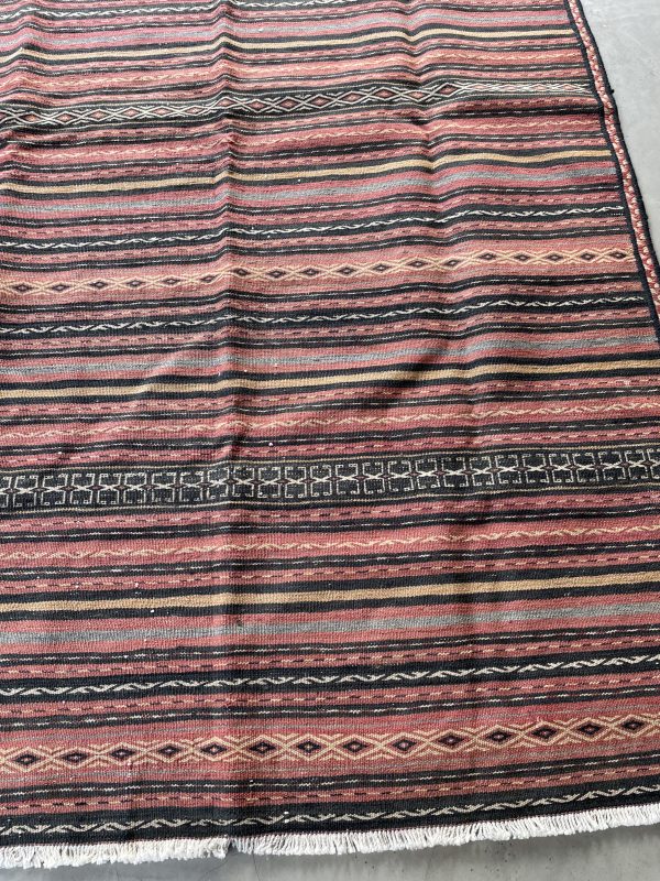 Persian Shiraz 156 x 147cm - Image 5