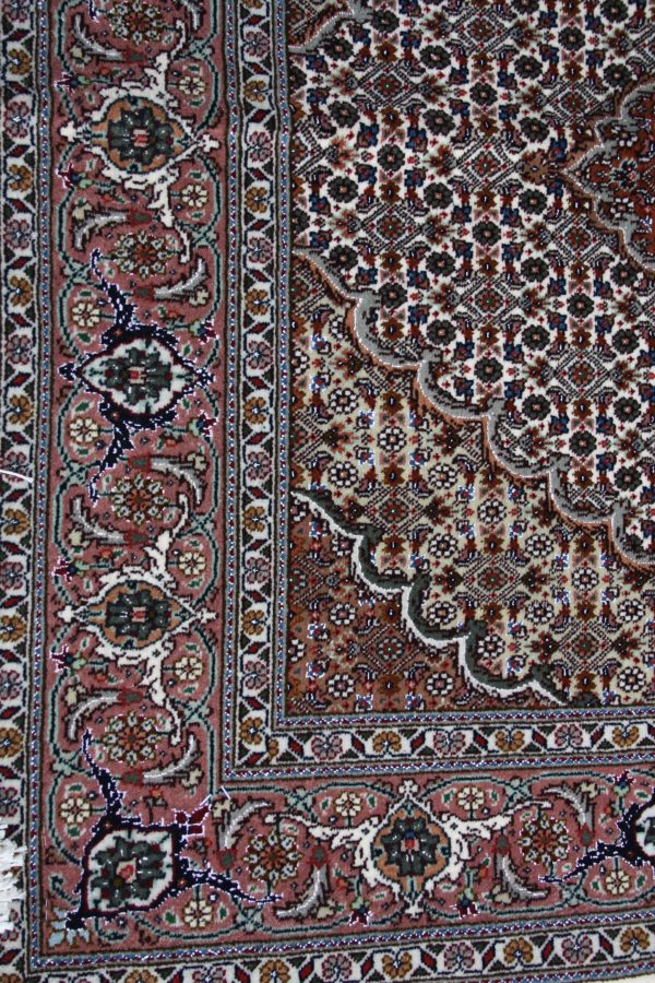 Persian Tabriz Mahi 159 x 102cm - Image 6