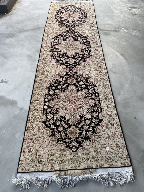 Persian Tabriz 305 x 82 cm - Image 2