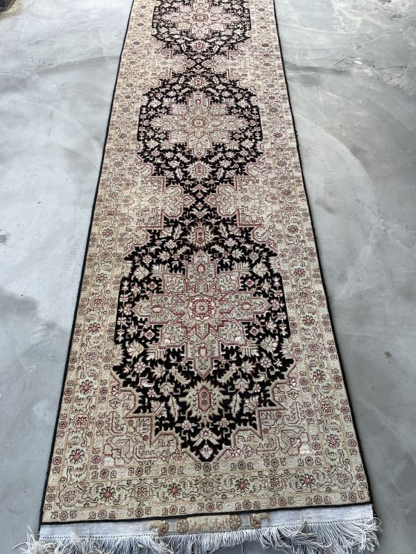 Persian Tabriz 305 x 82 cm - Image 3