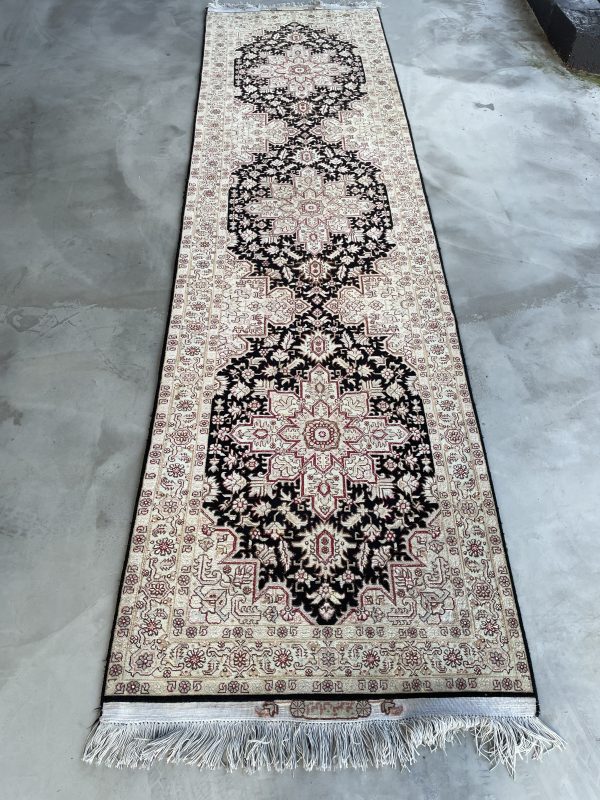 Persian Tabriz 305 x 82 cm - Image 4