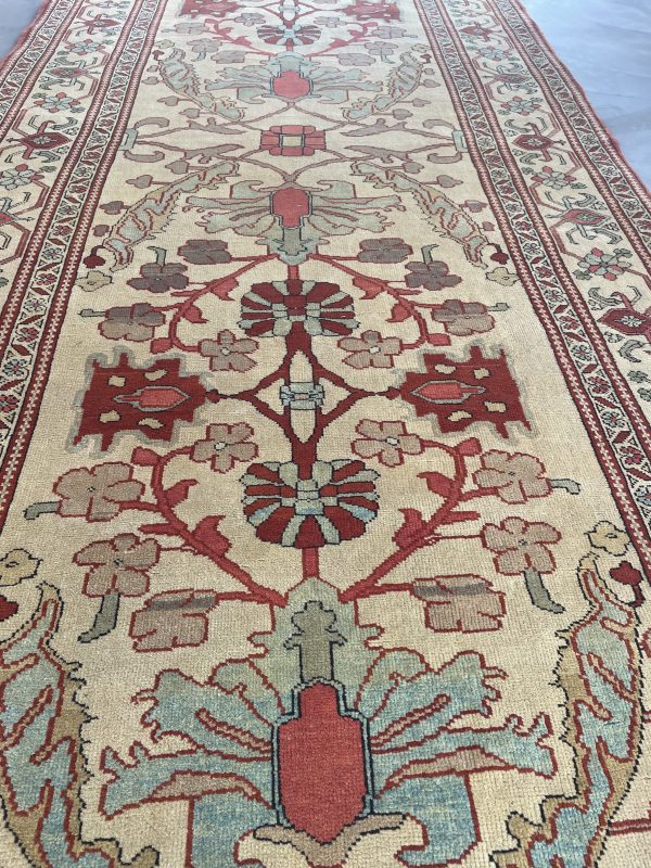 Persian Heriz Serapi 398 x 155 cm - Image 5