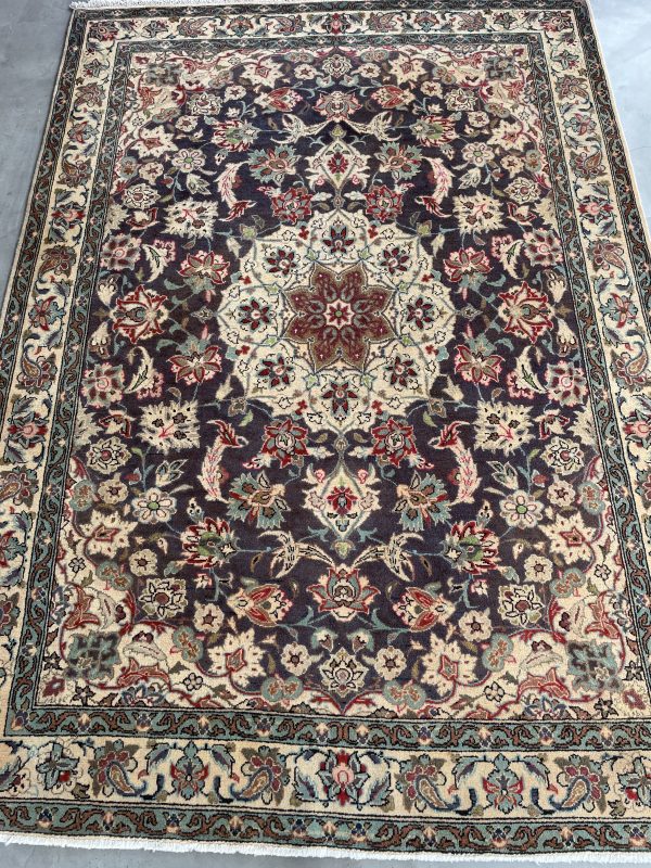 Persian Isfahan 215 x 154 cm - Image 3