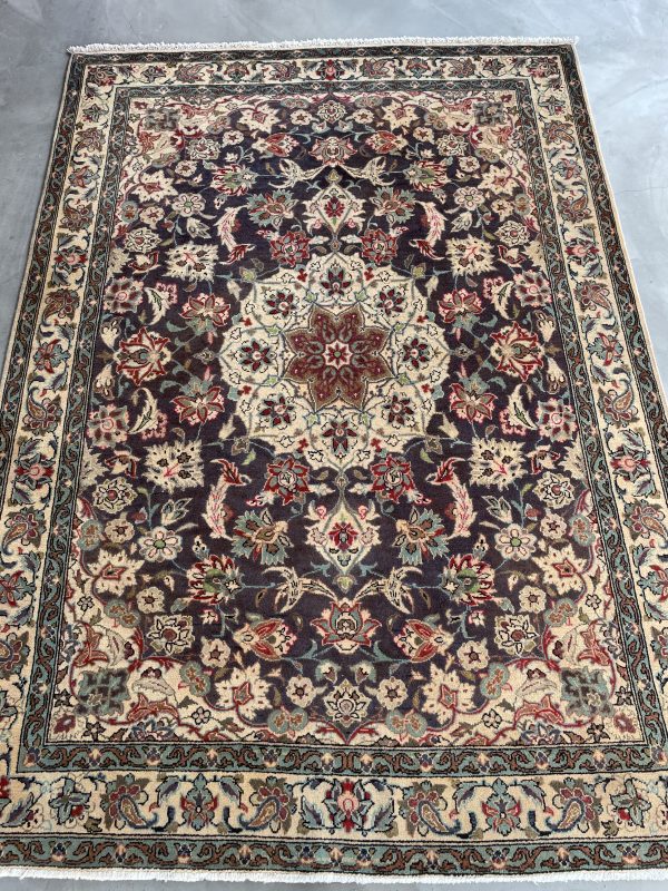 Persian Isfahan 215 x 154 cm - Image 4