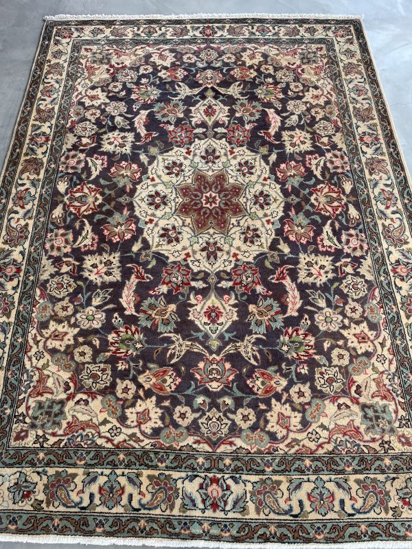 Persian Isfahan 215 x 154 cm - Image 5
