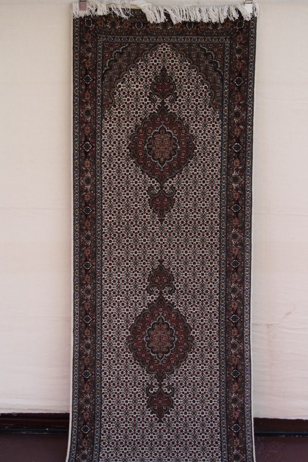 Persian Tabriz Mahi 393 x 83 cm - Image 2