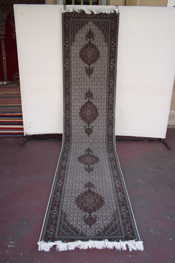 Persian Tabriz Mahi 393 x 83 cm - Image 3