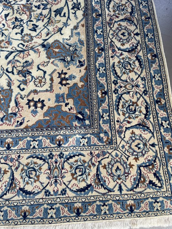Persian Nain 324 x 205cm - Image 6
