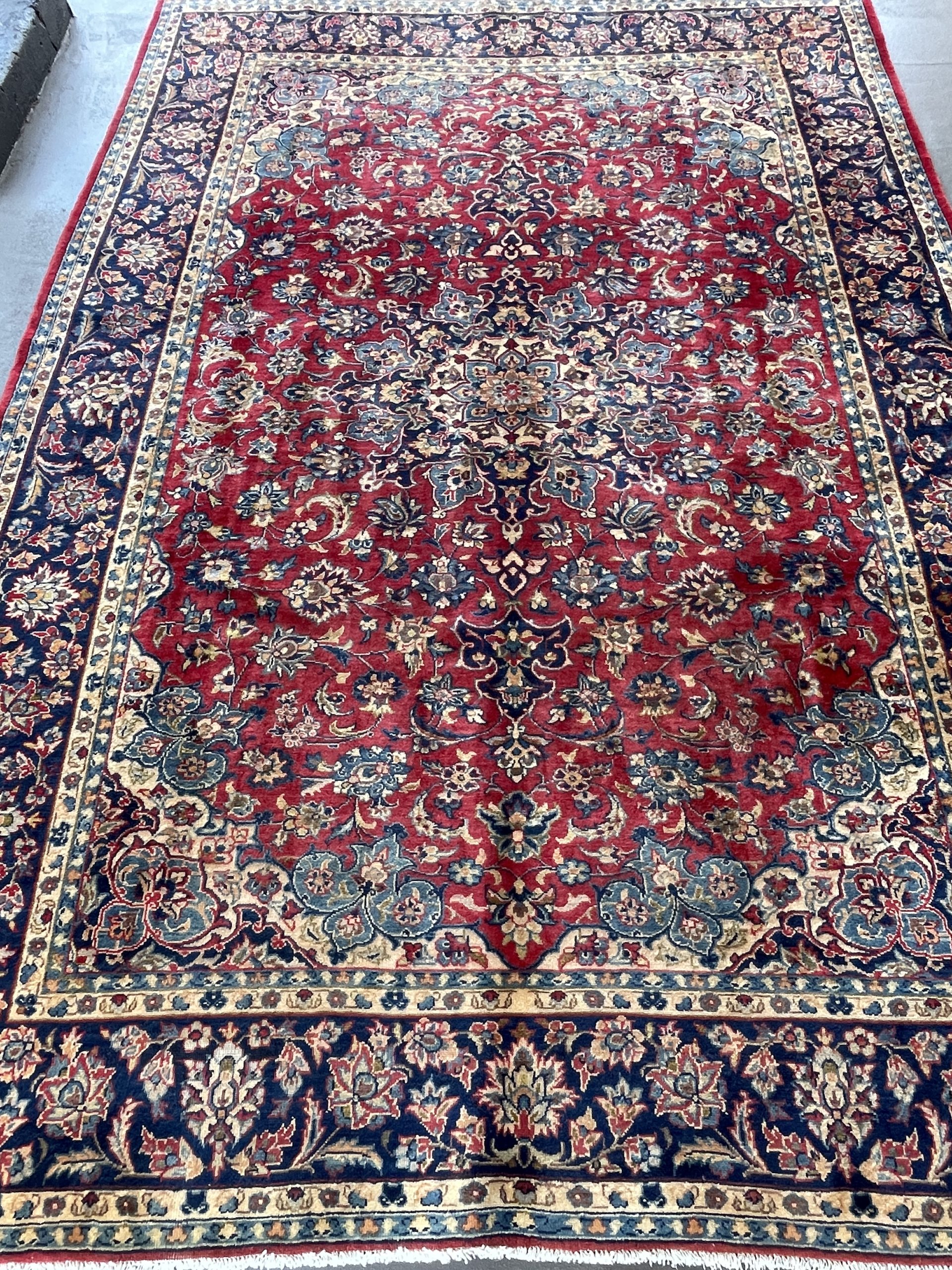Persian Isfahan334 x 233cm